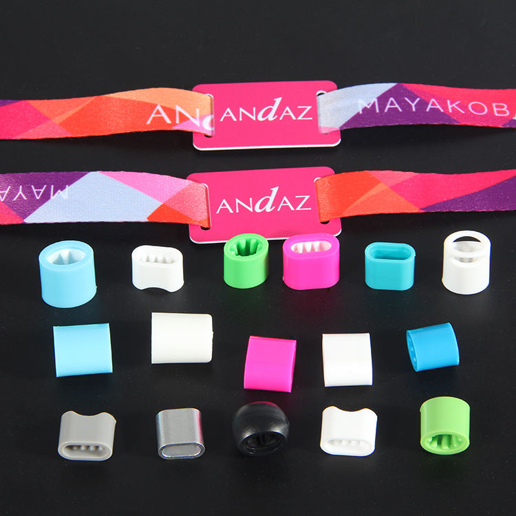 Bracelets Tissés & Brodés – Identification & Style